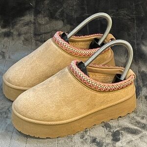 Girls Olivia & Kate Platform Slippers Tan Faux Fur Size 3 Youth (UK 2) Cozy